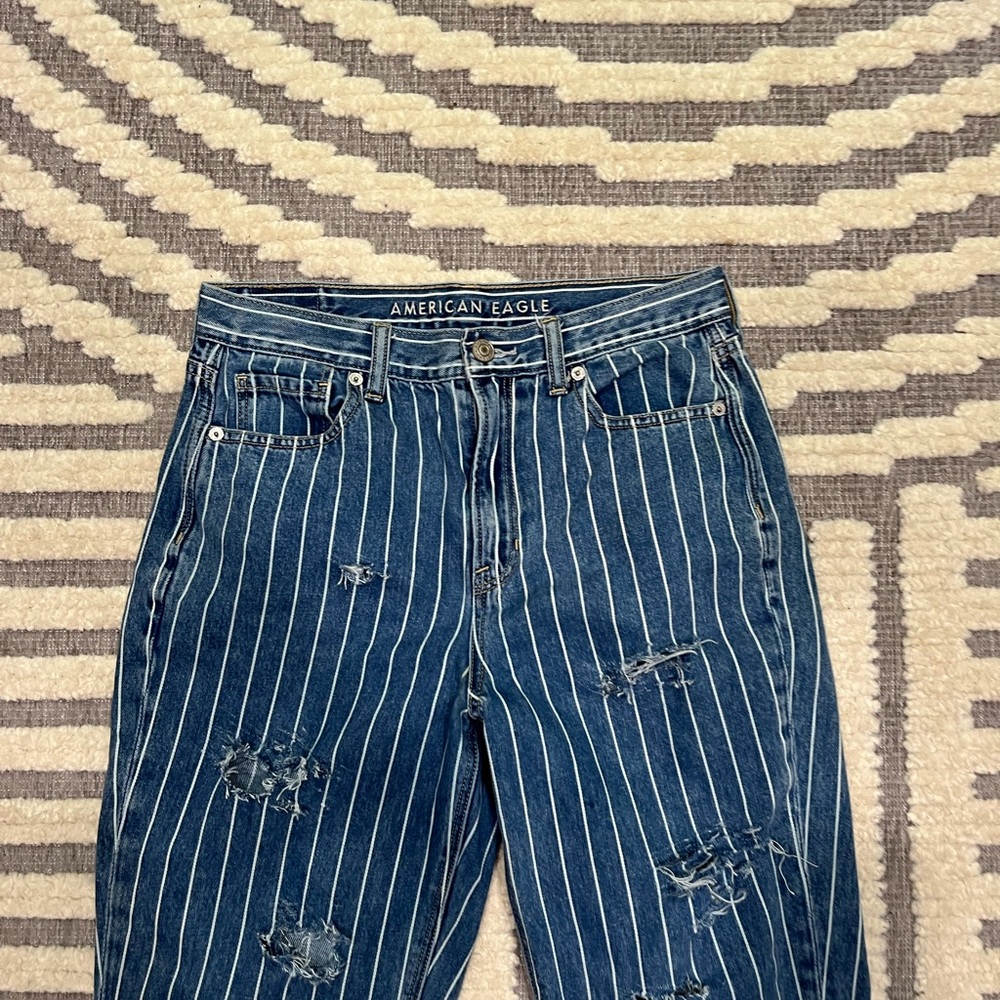 American eagle‎ distressed mom Jean - Picture 2 of 9